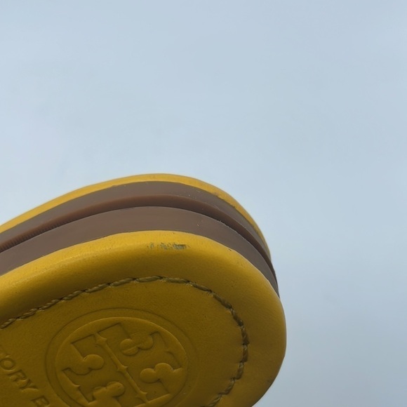 Tory Burch Yellow Leather T strap miller thong sandals 7 - Picture 7 of 9